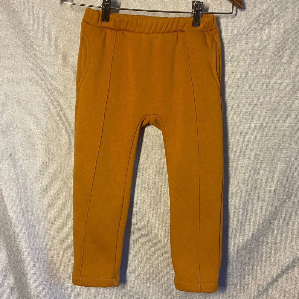 Zara Cozy Orange Sweatpants. Size 4-5 years.